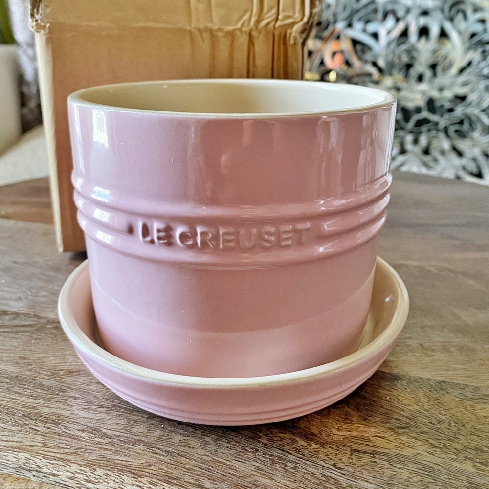 COPY - Le Creuset planter in Chiffon Pink